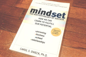 Book cover of Mindset: The New Psychology of Success by Carol Dweck on growth mindset